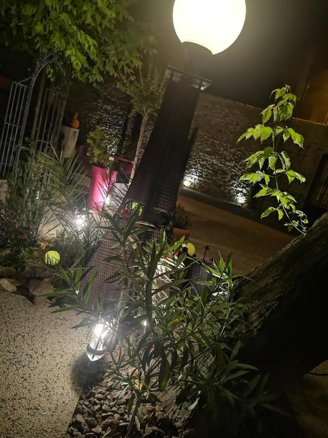 Il Etait 1 Fois Hotell Piolenc Eksteriør bilde