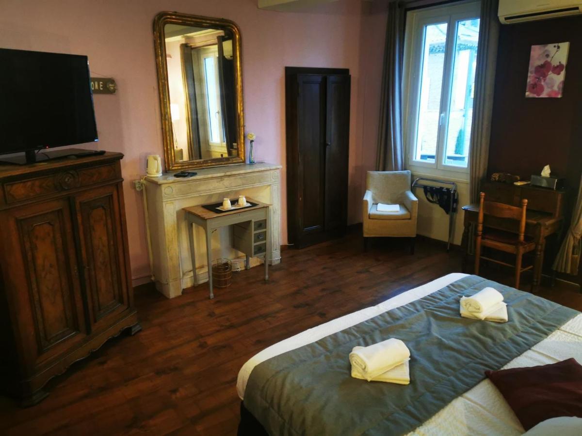 Il Etait 1 Fois Hotell Piolenc Eksteriør bilde